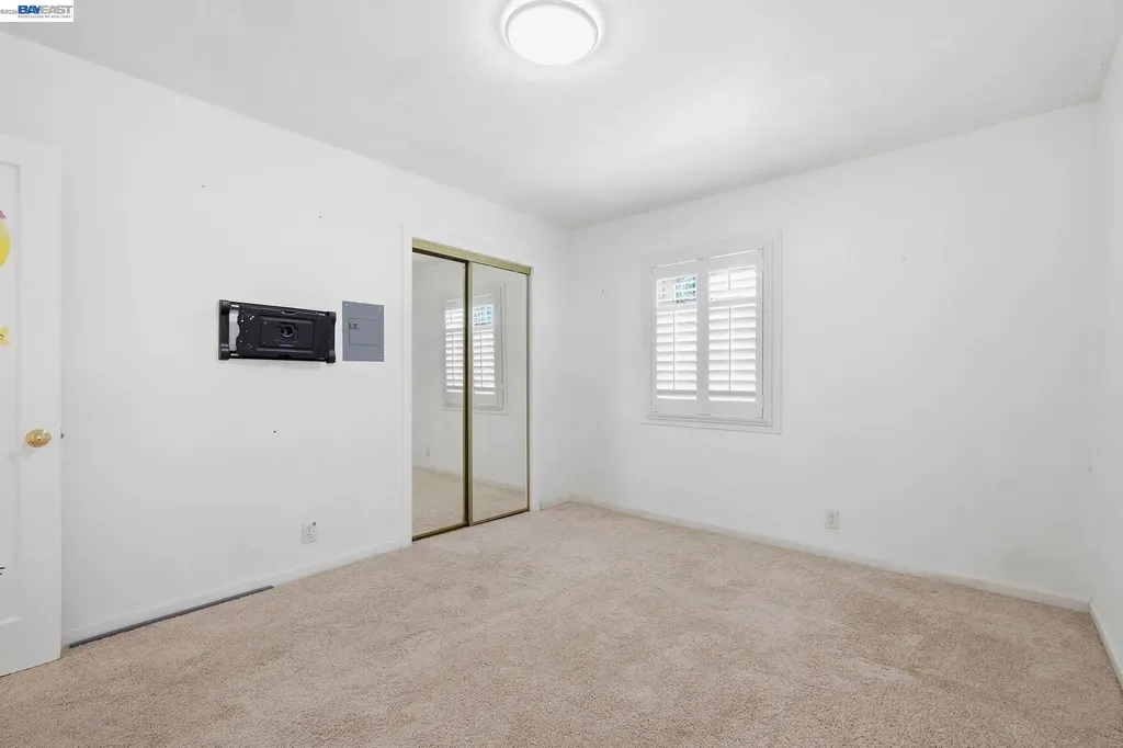 2043 Reynolds Street San Leandro CA 94577