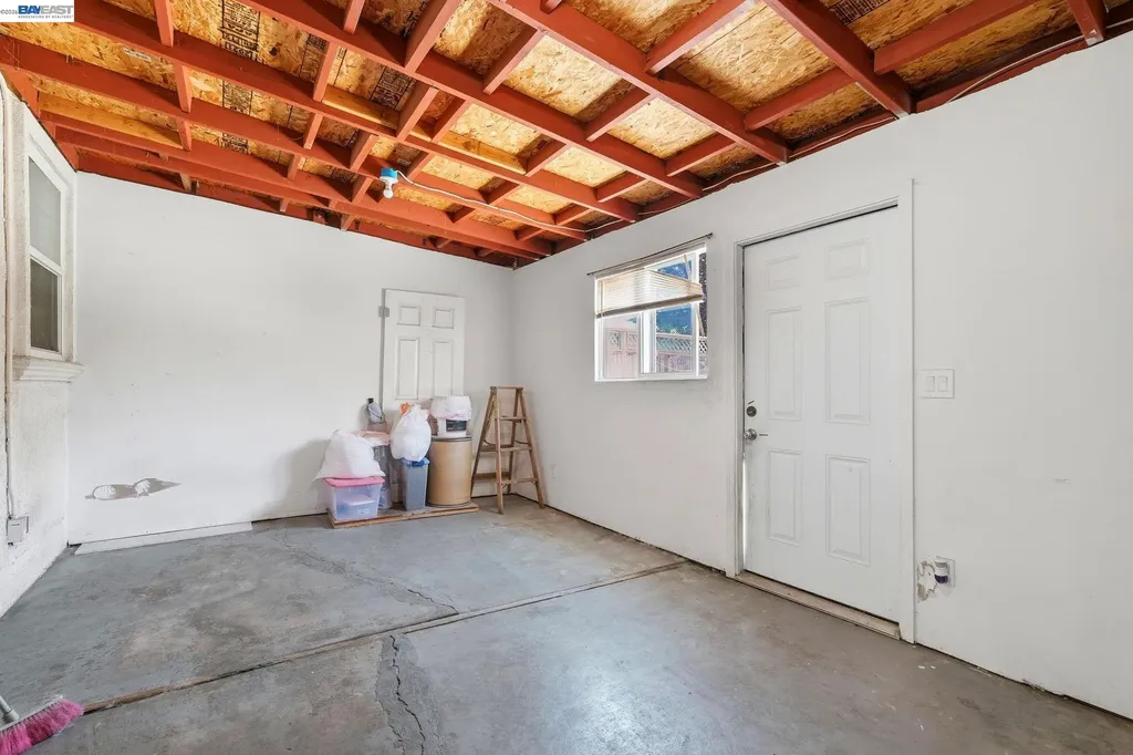 2043 Reynolds Street San Leandro CA 94577