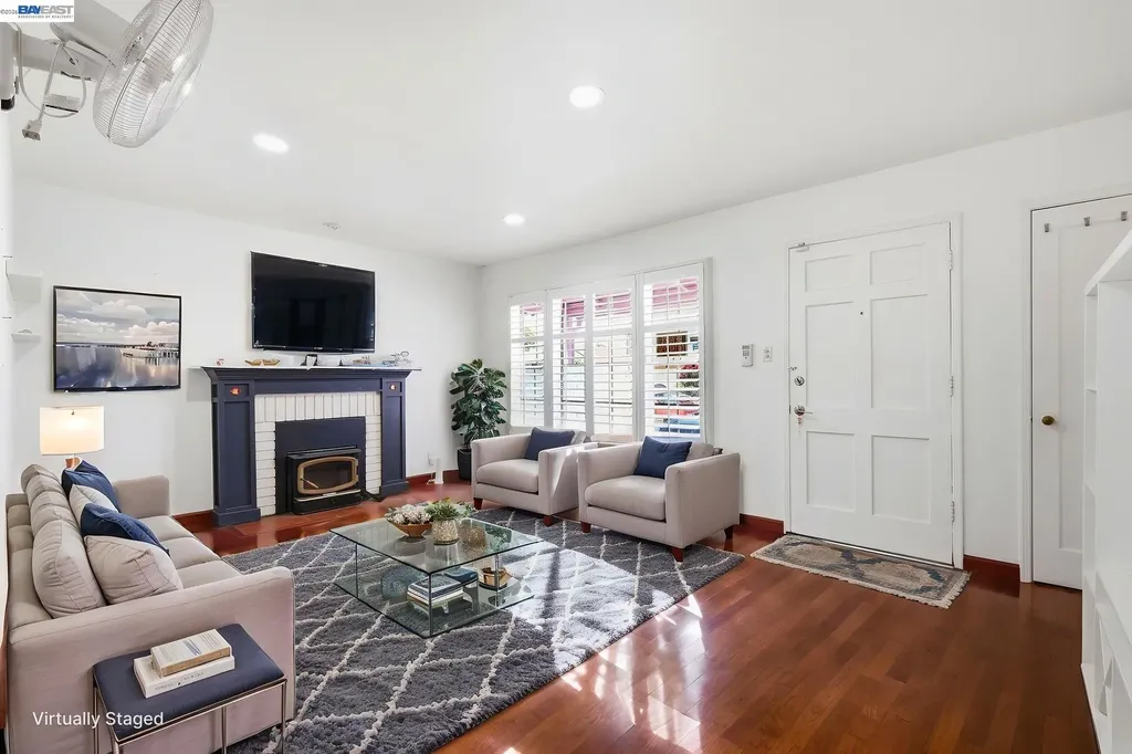 2043 Reynolds Street San Leandro CA 94577
