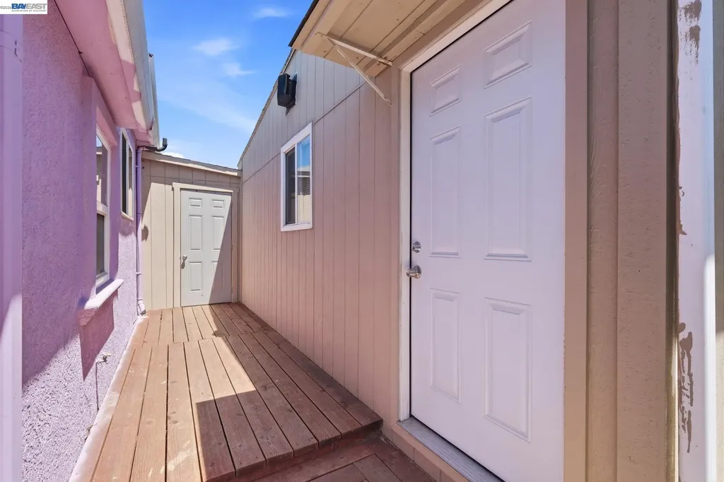 2043 Reynolds Street San Leandro CA 94577