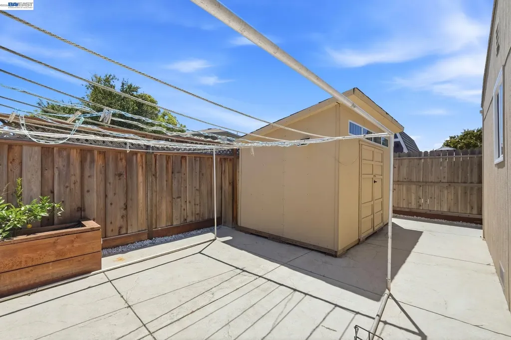 2043 Reynolds Street San Leandro CA 94577