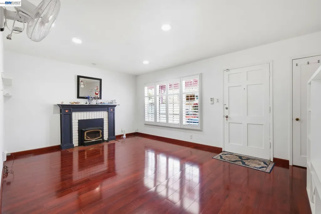 2043 Reynolds Street San Leandro CA 94577