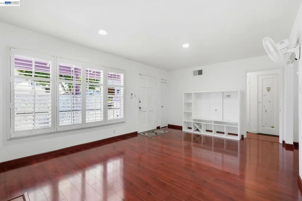 2043 Reynolds Street San Leandro CA 94577