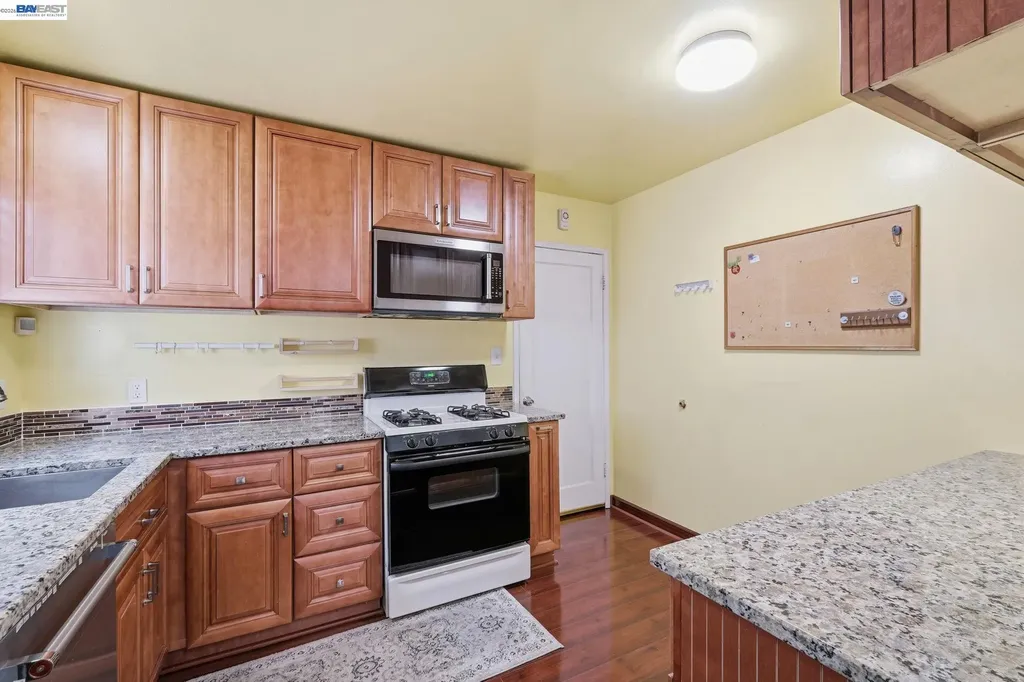 2043 Reynolds Street San Leandro CA 94577