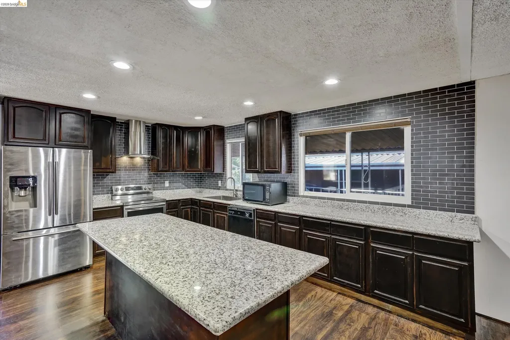 29385 Providence Way Hayward CA 94544