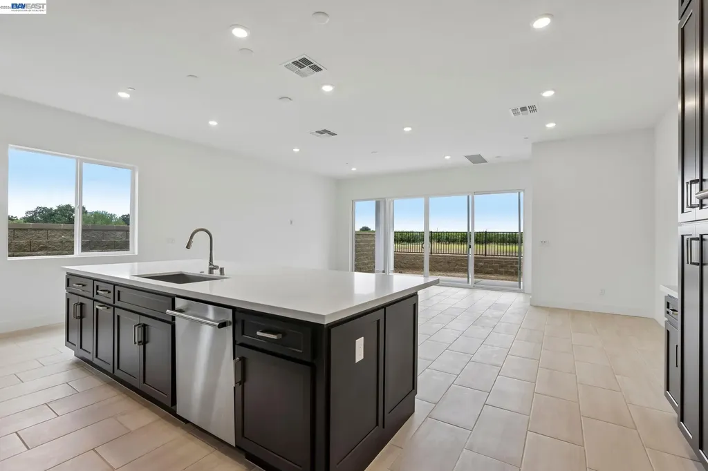 1095 Riverbend Drive Brentwood CA 94513