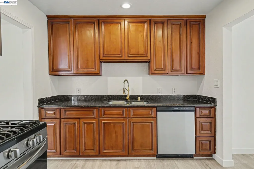1598 Beechwood Avenue San Leandro CA 94579