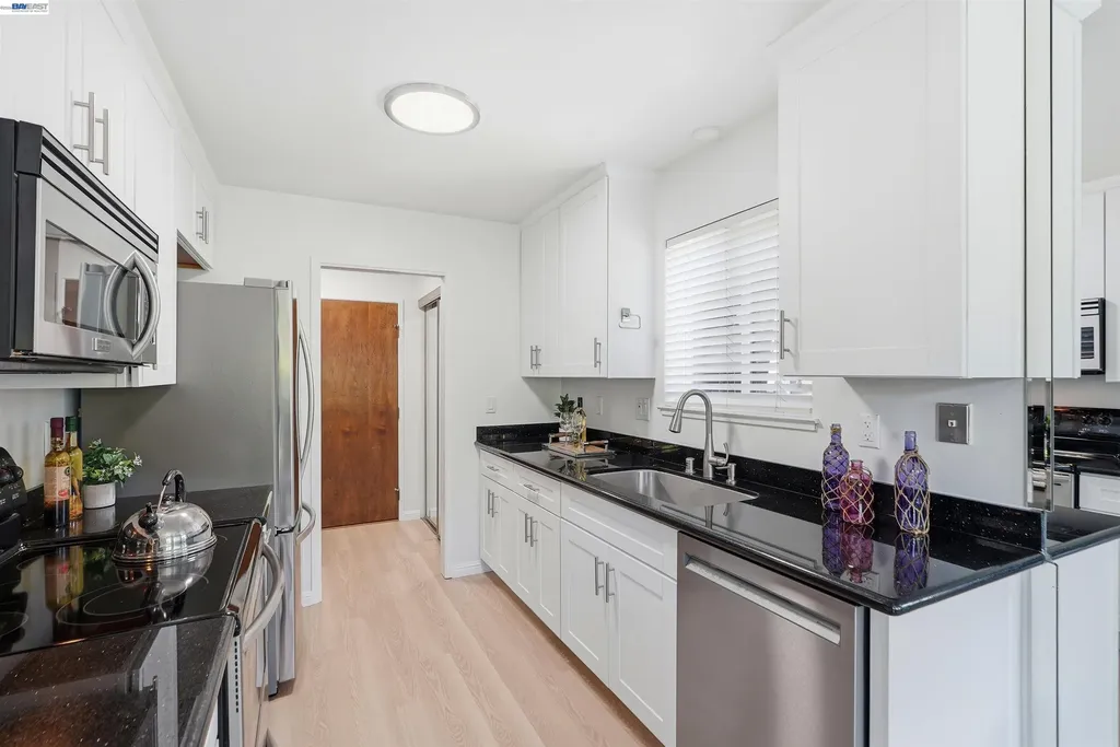 1810 Central Avenue Alameda CA 94501