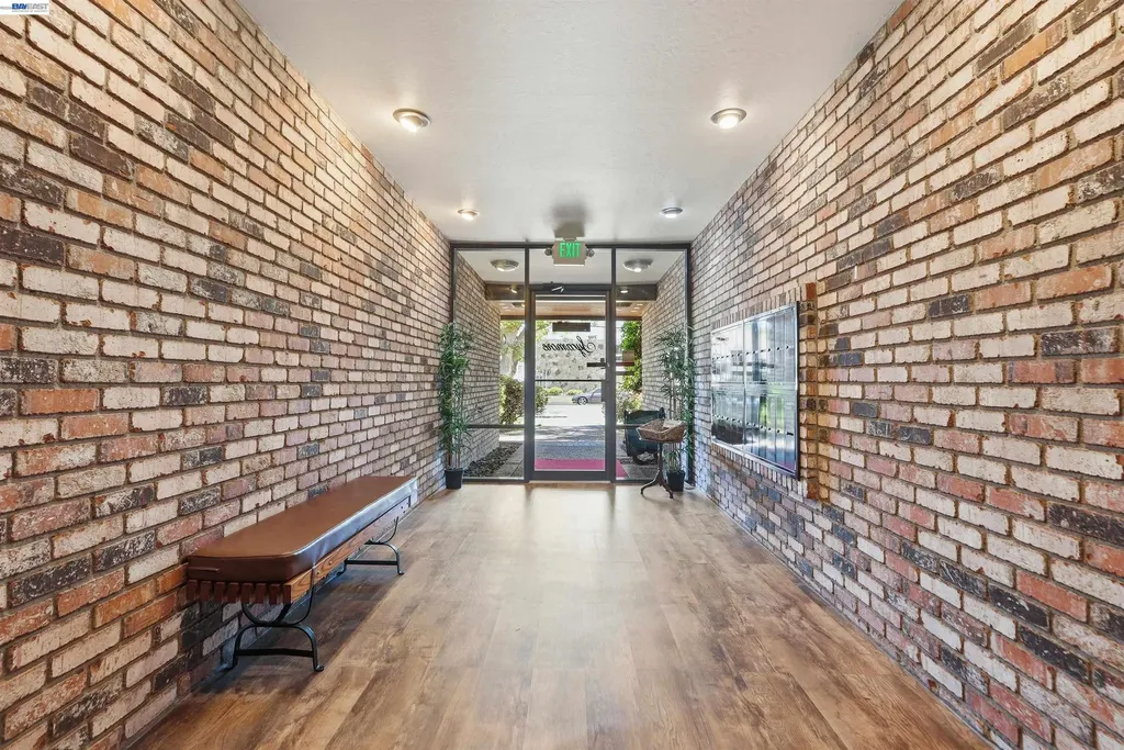 1810 Central Avenue Alameda CA 94501