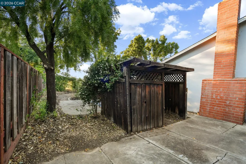 1842 Woodsdale Court Concord CA 94521