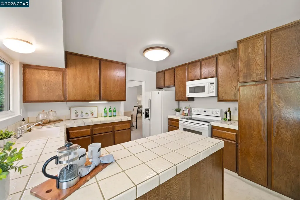 721 Black Point Place Clayton CA 94517