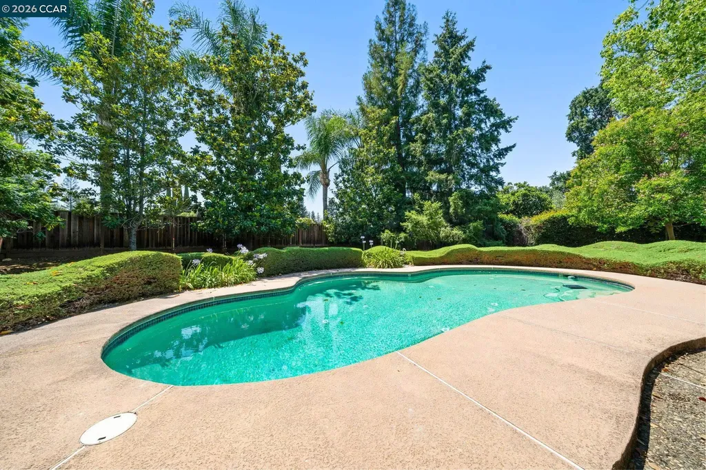 721 Black Point Place Clayton CA 94517