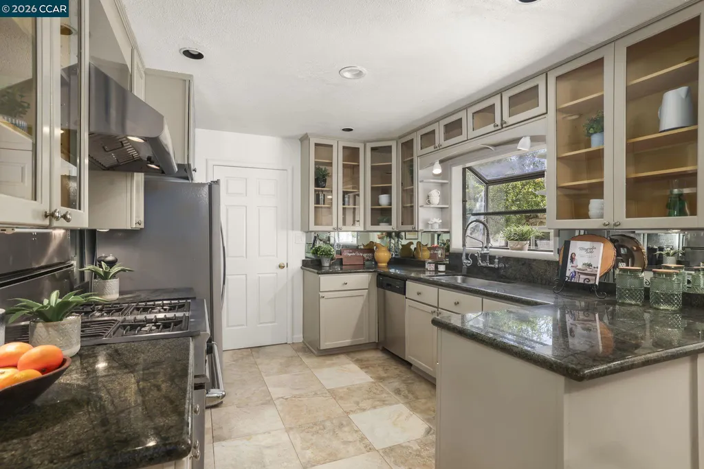 2157 Whyte Park Avenue Walnut Creek CA 94595