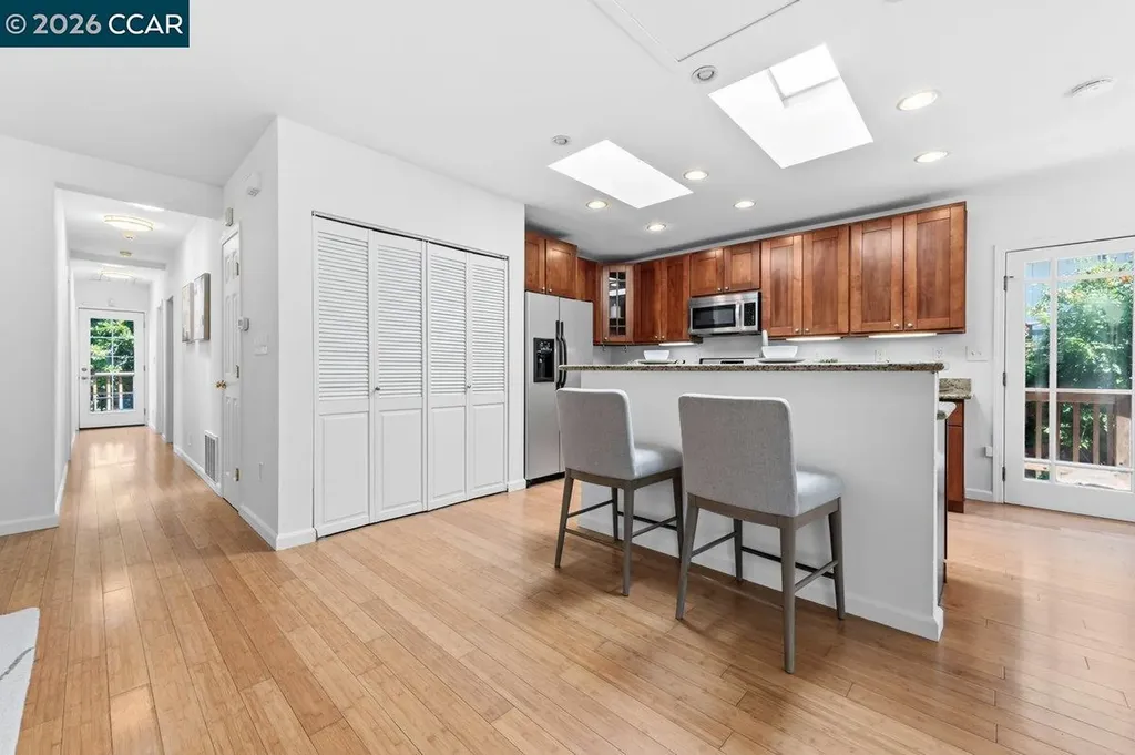 7568 Greenly Drive Oakland CA 94605