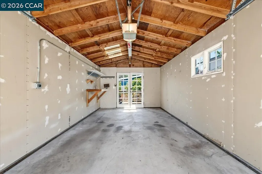 7568 Greenly Drive Oakland CA 94605