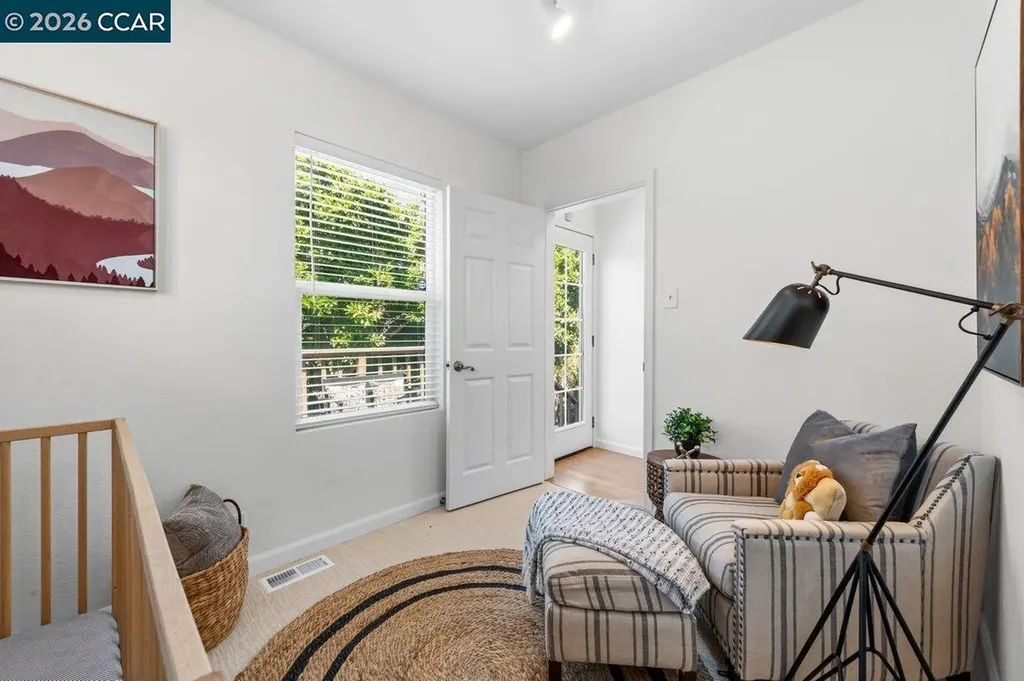 7568 Greenly Drive Oakland CA 94605