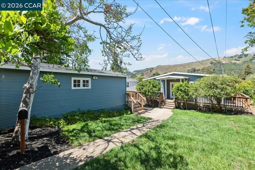 7568 Greenly Drive Oakland CA 94605