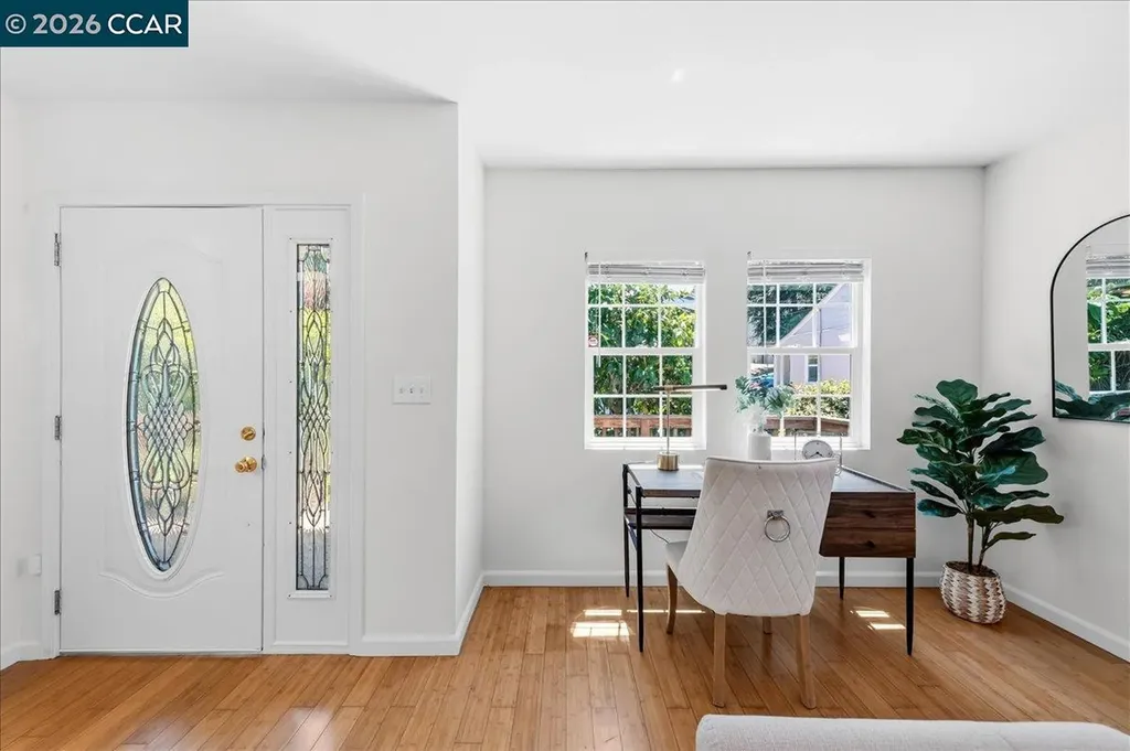 7568 Greenly Drive Oakland CA 94605