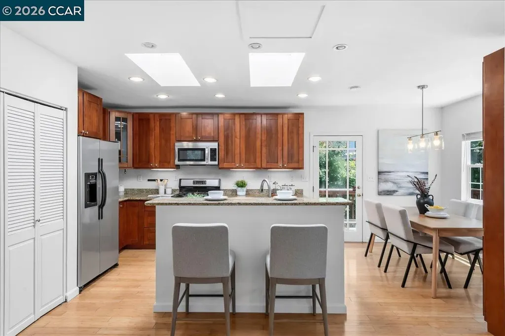 7568 Greenly Drive Oakland CA 94605