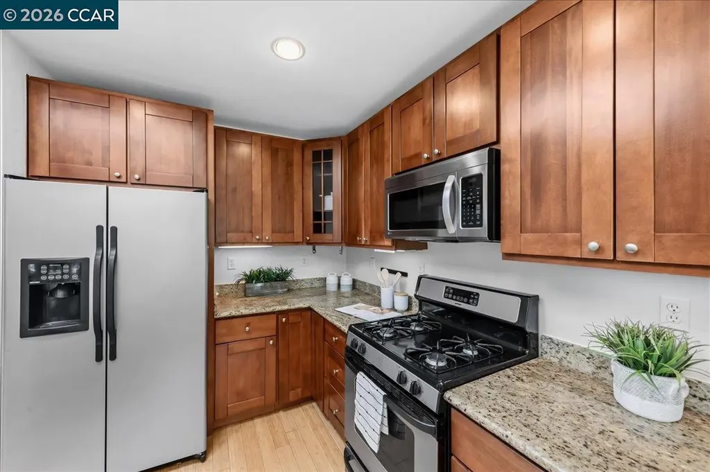7568 Greenly Drive Oakland CA 94605