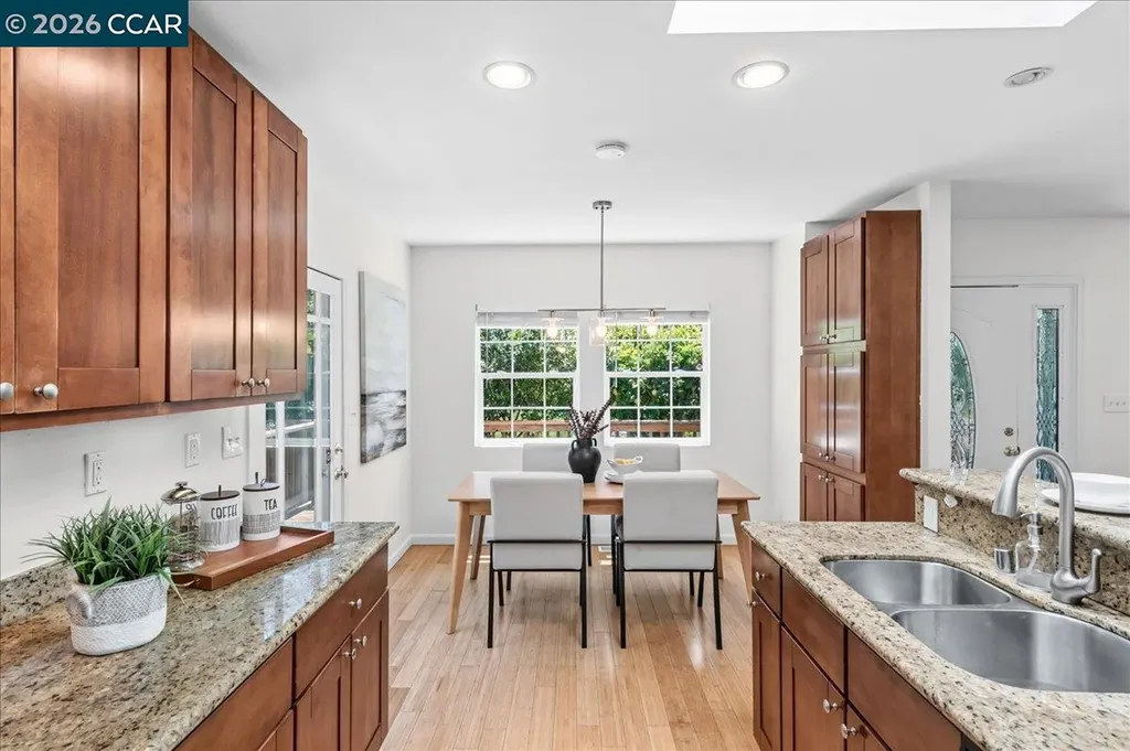 7568 Greenly Drive Oakland CA 94605