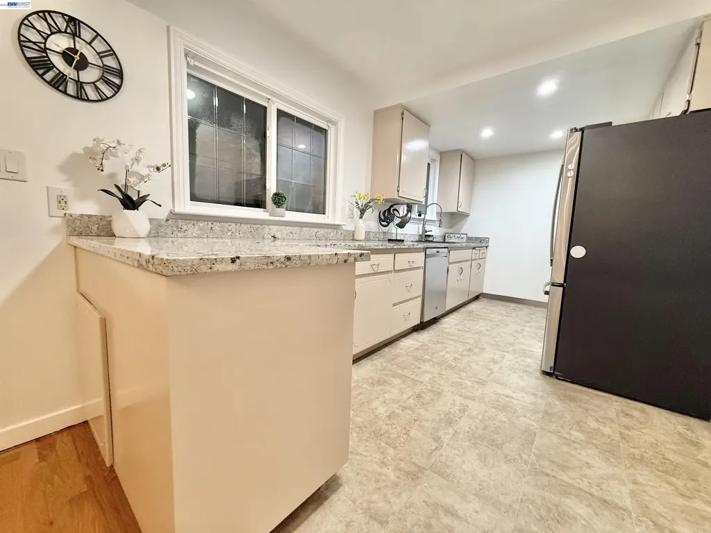 22570 Thelma Street Hayward CA 94541