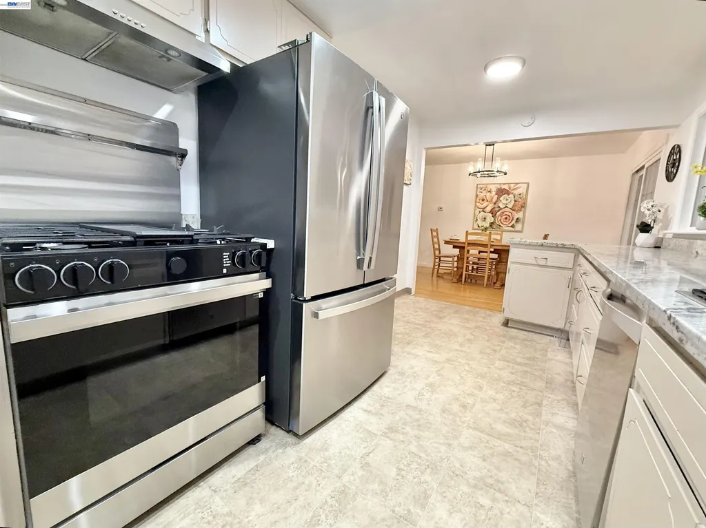 22570 Thelma Street Hayward CA 94541