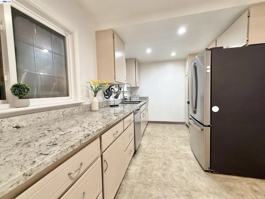 22570 Thelma Street Hayward CA 94541
