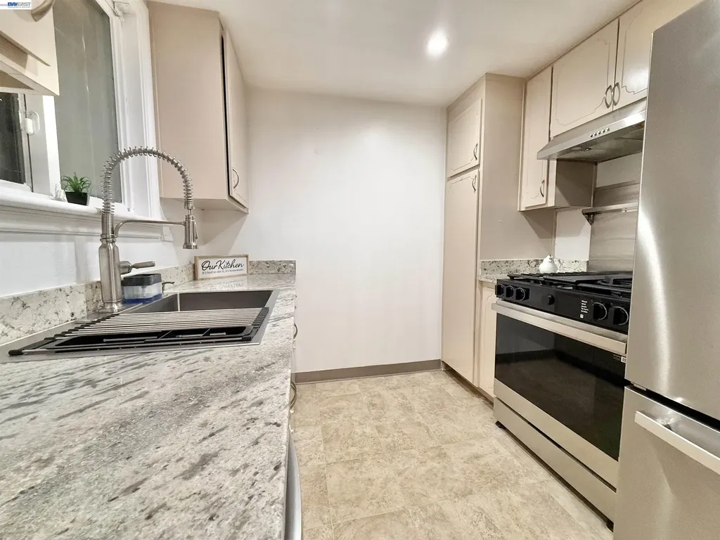 22570 Thelma Street Hayward CA 94541