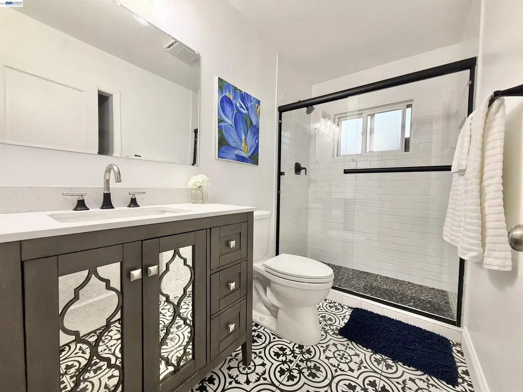 22570 Thelma Street Hayward CA 94541