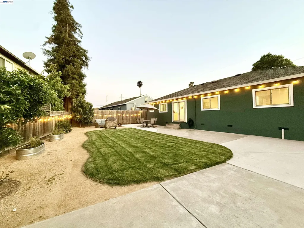 22570 Thelma Street Hayward CA 94541