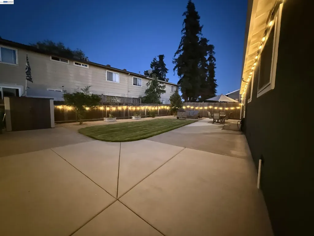 22570 Thelma Street Hayward CA 94541