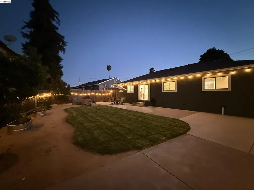 22570 Thelma Street Hayward CA 94541