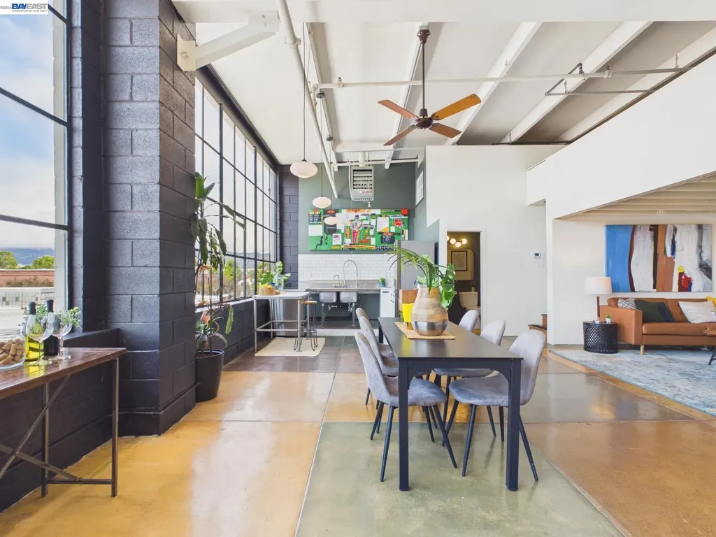 Emeryville CA, 4053 Harlan Street, Unit 315