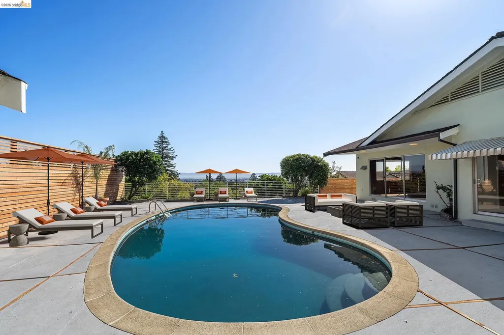 4120 Rhoda Oakland CA 94602
