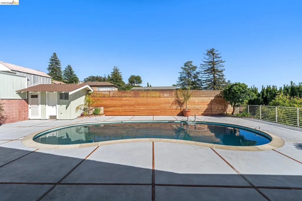 4120 Rhoda Oakland CA 94602