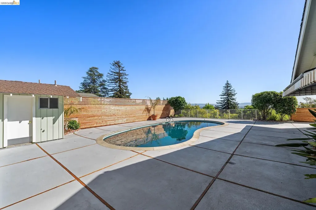 4120 Rhoda Oakland CA 94602