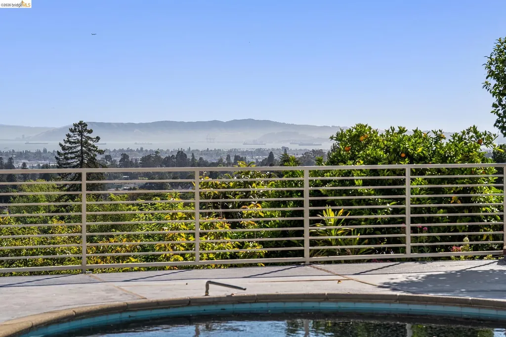4120 Rhoda Oakland CA 94602