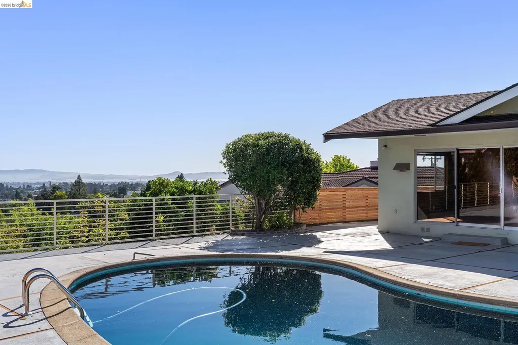 4120 Rhoda Oakland CA 94602