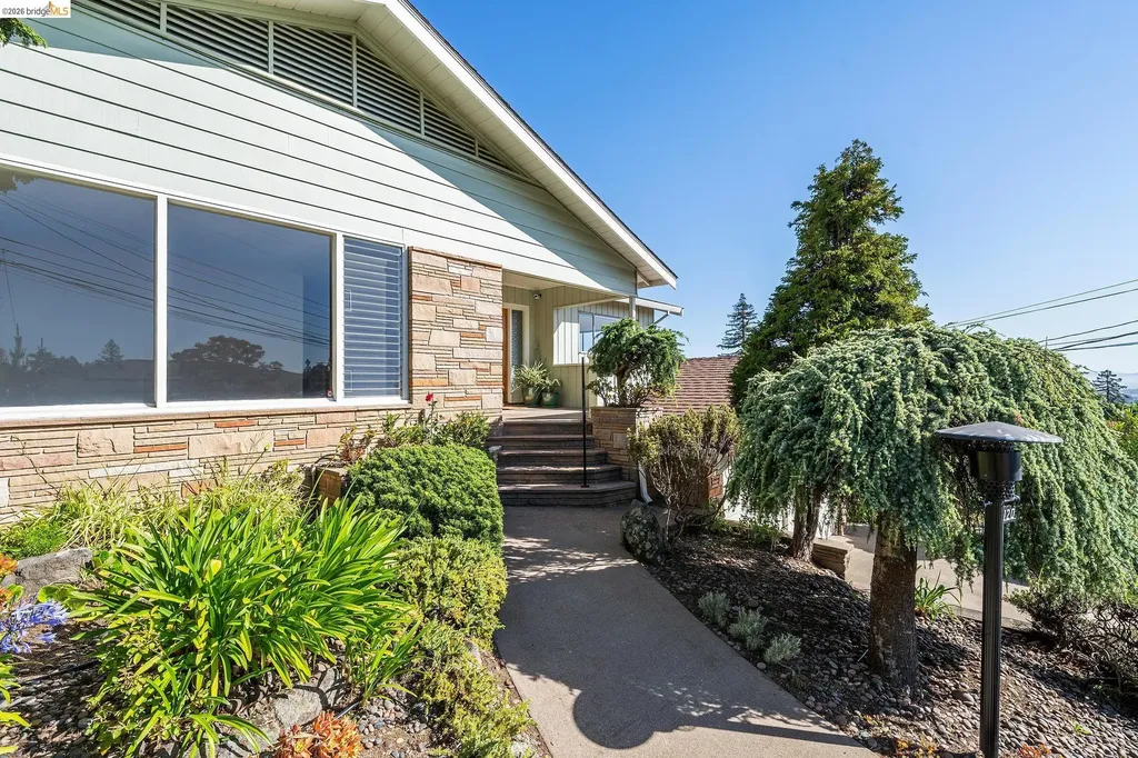 4120 Rhoda Oakland CA 94602