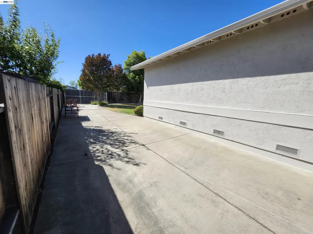 18775 Cavendish Drive Castro Valley CA 94552