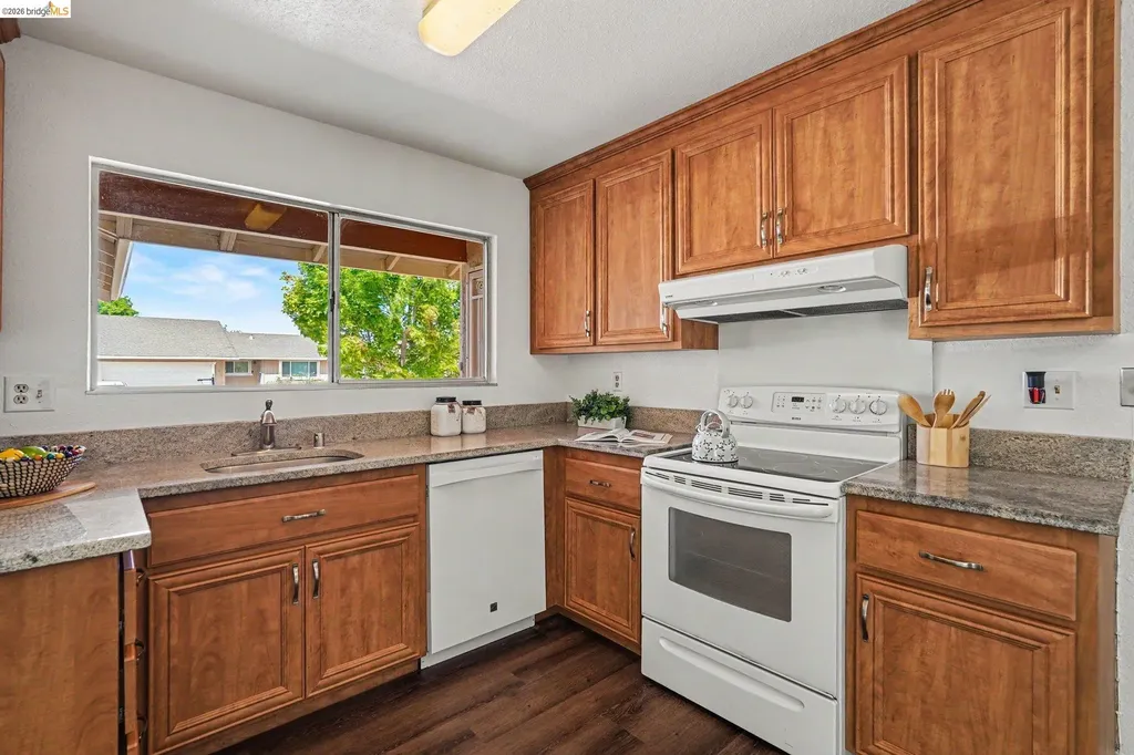 511 El Mar Suisun City CA 94585