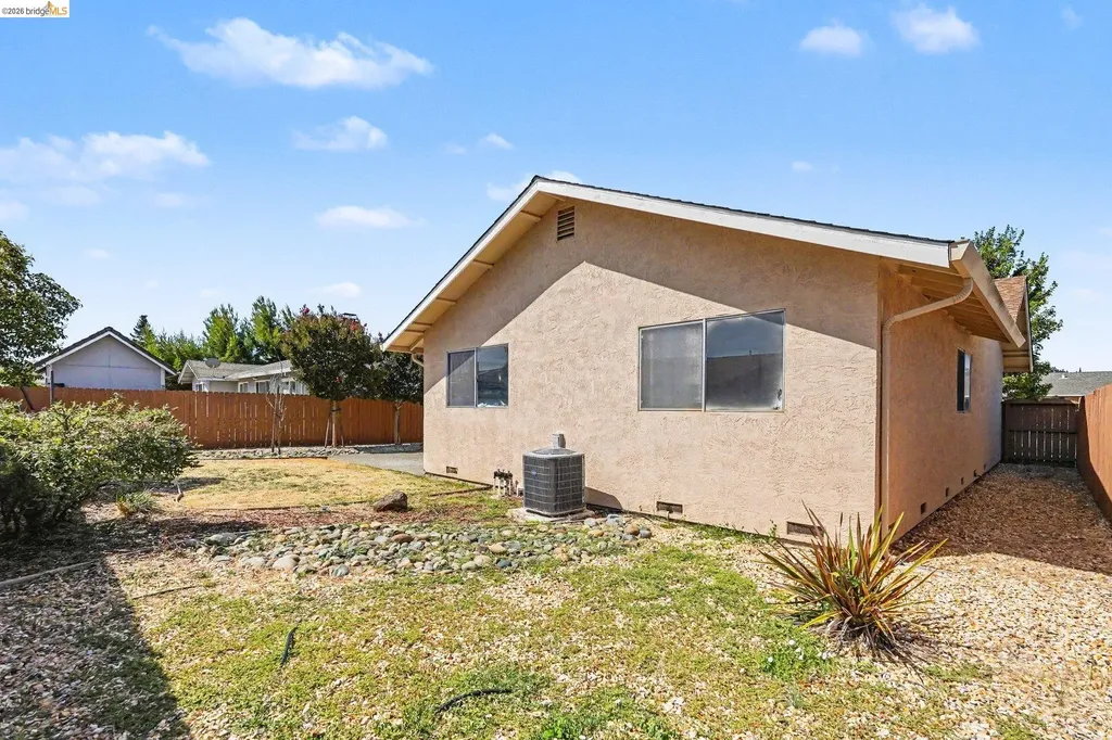 511 El Mar Suisun City CA 94585
