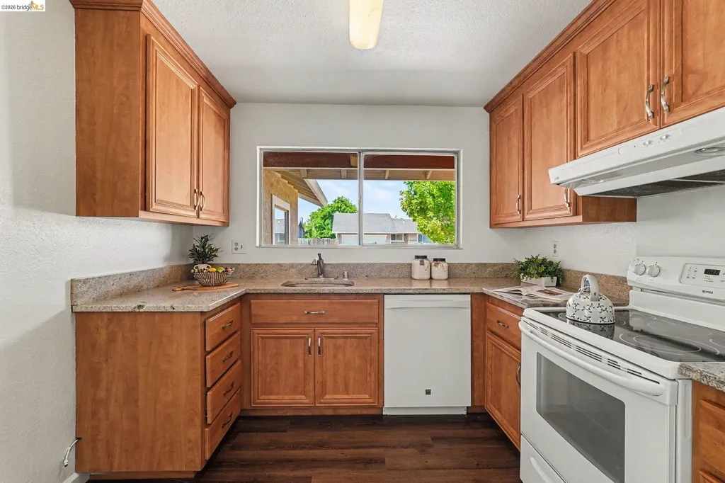 511 El Mar Suisun City CA 94585