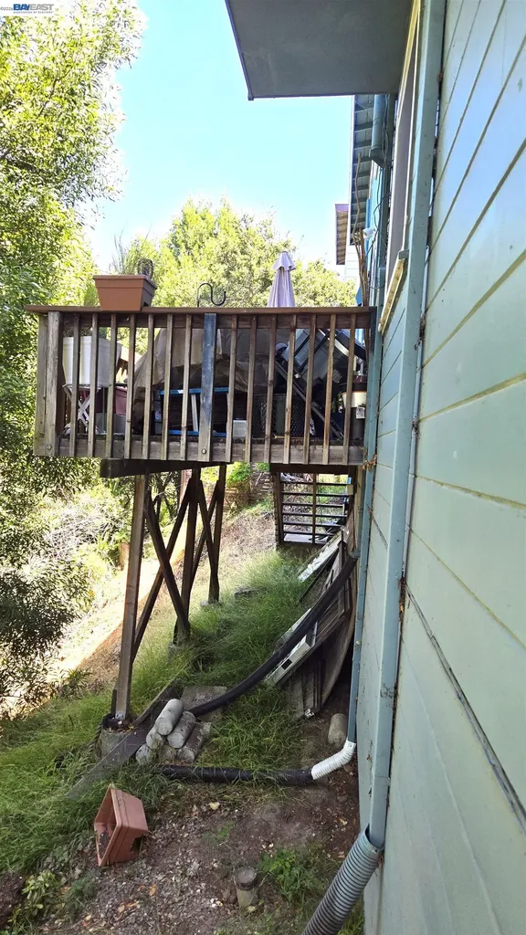 8600 Seneca Oakland CA 94605