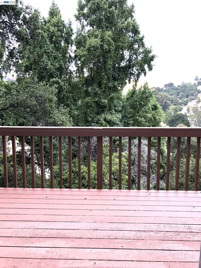 8600 Seneca Oakland CA 94605