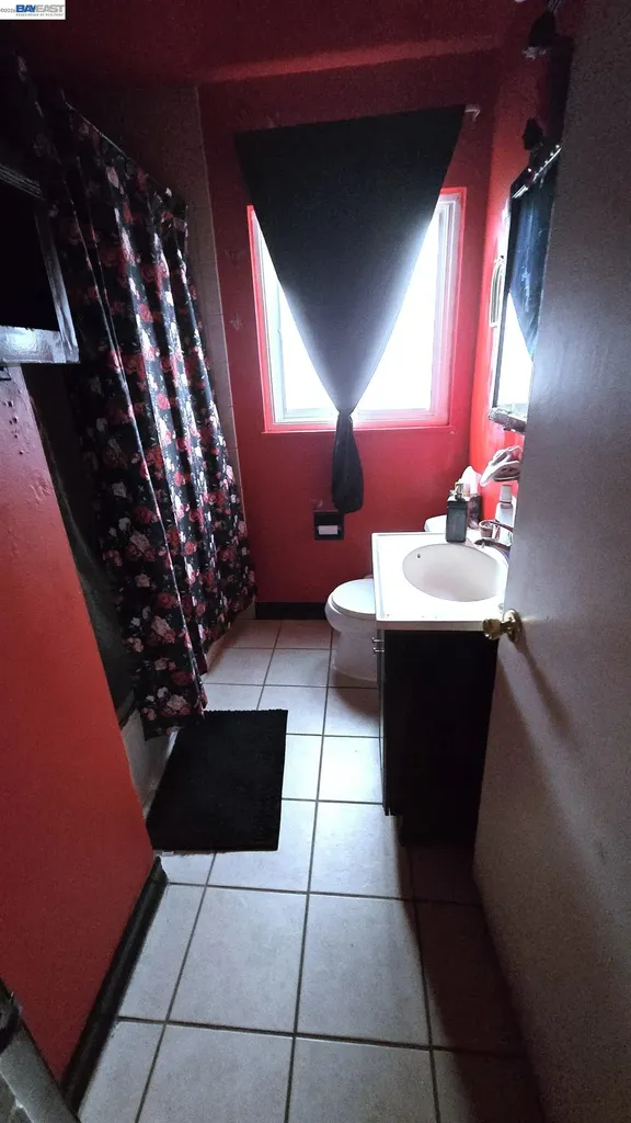 8600 Seneca Oakland CA 94605