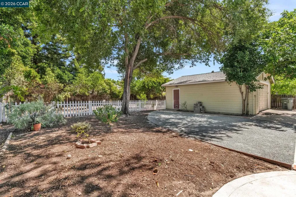 2072 Chalomar Road Concord CA 94518