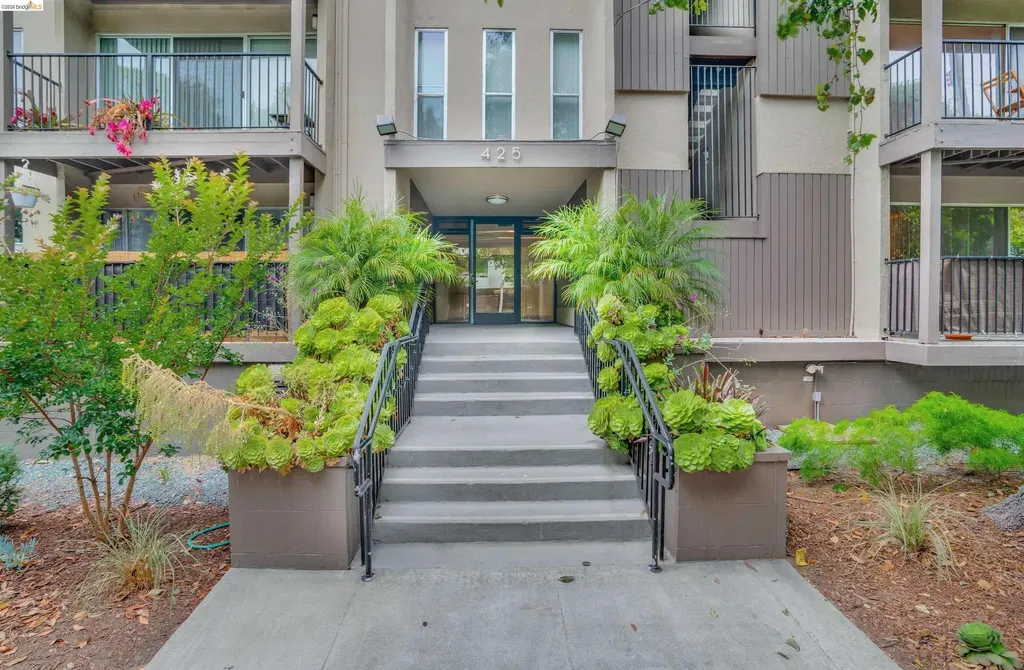 425 Orange Street Oakland CA 94610