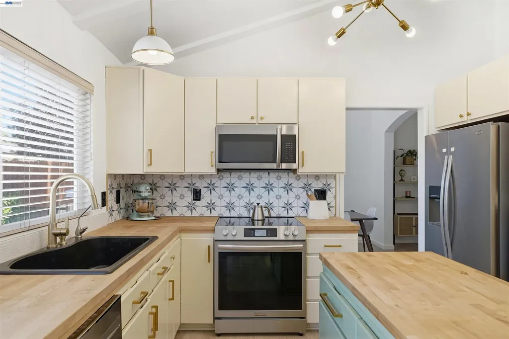 241 Garnet Drive Livermore CA 94550
